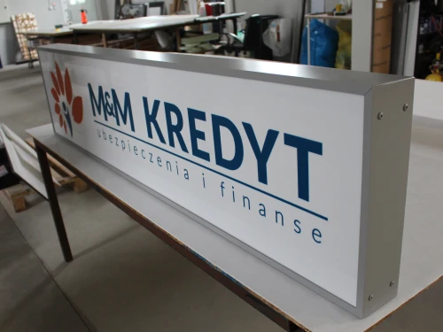 kaseton-reklamowy-led-profil-aluminiowy-10cm-bez-grafiki.png